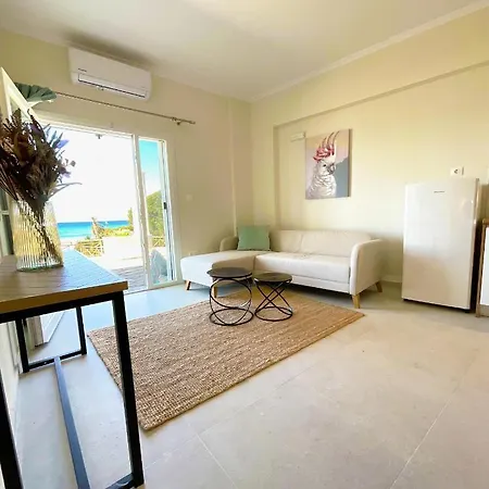 Beachfront 4-bed Luxury - Agios Gordios Corfu Greece Apartamento Agios Gordios (Corfu)