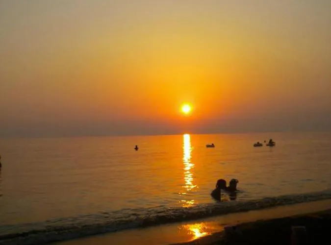 Apartament Beachfront 4-bed Luxury - Agios Gordios Corfu Greece