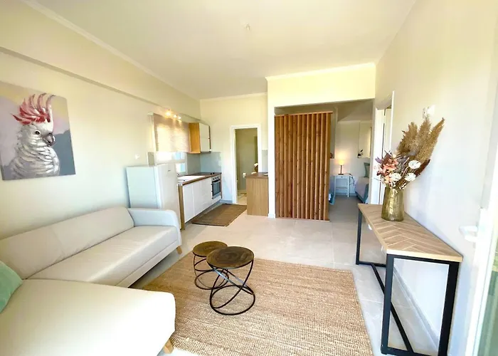 Beachfront 4-bed Luxury - Agios Gordios Corfu Greece *