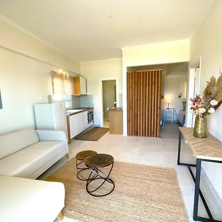 Beachfront 4-bed Luxury - Agios Gordios Corfu Greece *