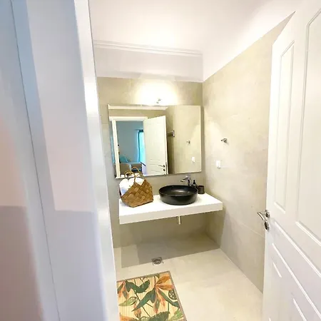 Beachfront 4-bed Luxury - Agios Gordios Corfu Greece Apartmán Agios Gordios (Corfu)