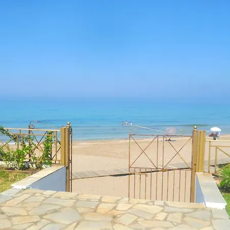 Beachfront 4-bed Luxury - Agios Gordios Corfu Greece *
