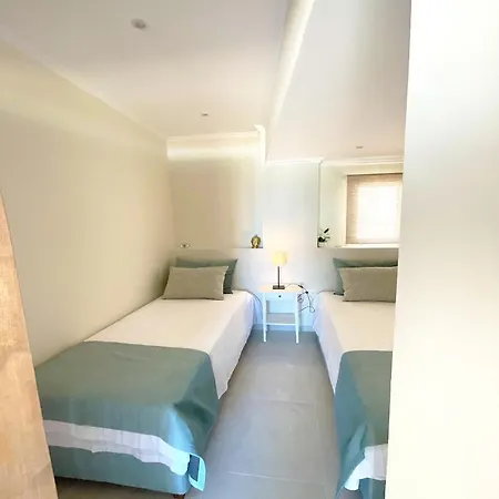 Beachfront 4-bed Luxury - Agios Gordios Corfu Greece *