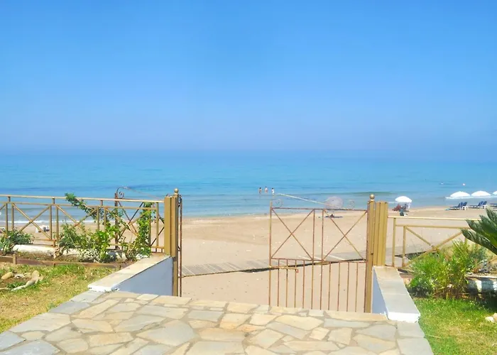 Beachfront 4-bed Luxury - Agios Gordios Corfu Greece *