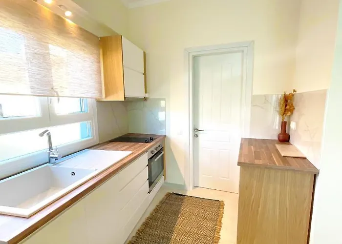 Beachfront 4-bed Luxury - Agios Gordios Corfu Greece *