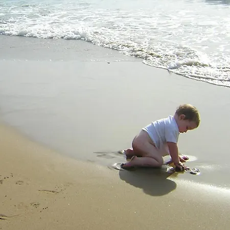 Beachfront 4-bed Luxury - Agios Gordios Corfu Greece דירה אגיוס גורדיוס