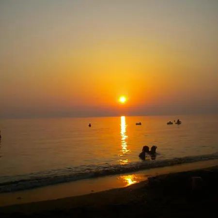 Apartment Beachfront 4-bed Luxury - Agios Gordios Corfu Greece