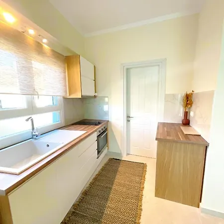 Beachfront 4-bed Luxury - Agios Gordios Corfu Greece *