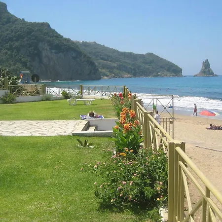 Beachfront 4-bed Luxury - Agios Gordios Corfu Greece アパート *