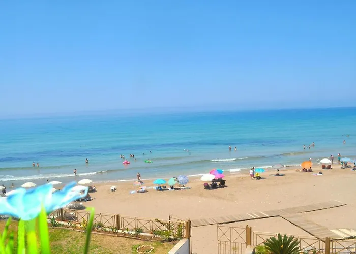 Beachfront 4-bed Luxury - Agios Gordios Corfu Greece *