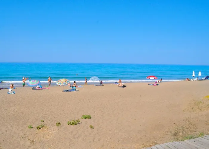 アパート Beachfront 4-bed Luxury - Agios Gordios Corfu Greece アギオス・ゴルディオス