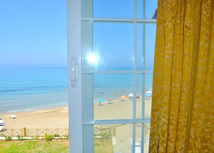 アパート Beachfront 4-bed Luxury - Agios Gordios Corfu Greece