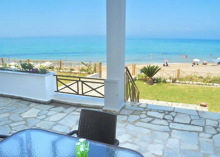 Beachfront 4-bed Luxury - Agios Gordios Corfu Greece