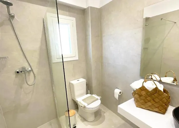 Beachfront 4-bed Luxury - Agios Gordios Corfu Greece アパート