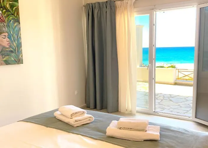 アパート Beachfront 4-bed Luxury - Agios Gordios Corfu Greece アギオス・ゴルディオス