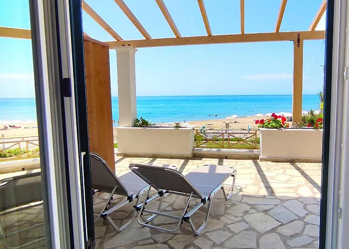 アパート Beachfront 4-bed Luxury - Agios Gordios Corfu Greece